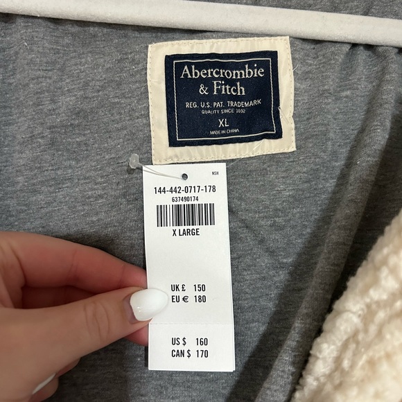 Abercrombie Puffer - Picture 3 of 3